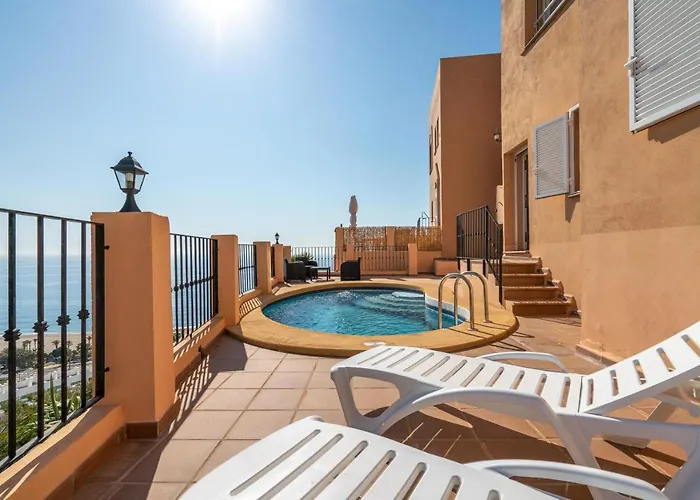 Chalet Con Vistas Al Mar Y Piscina